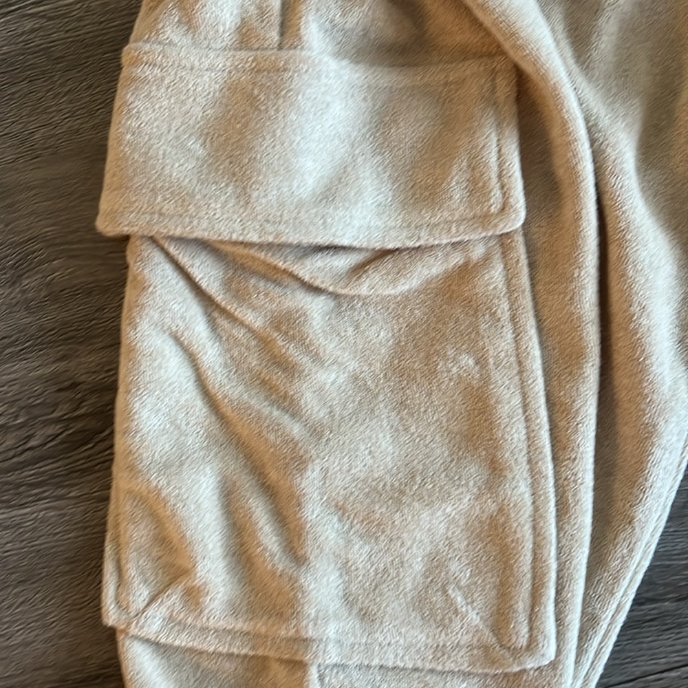 Wayf Pants with cargo pockets khaki tan New with tags - Picture 6 of 8